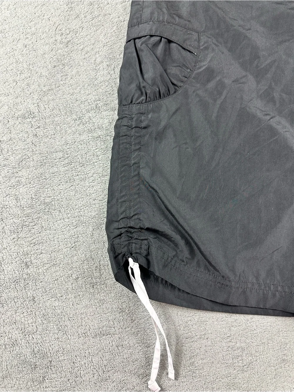 Nike Men’s Black Swim Trunks Board Shorts Size L Drawstring Pockets